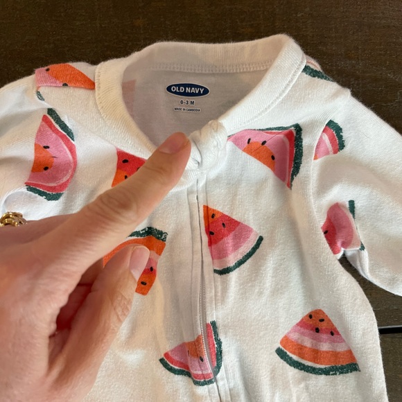 0-3MO old navy two way zip onesie - Picture 2 of 3